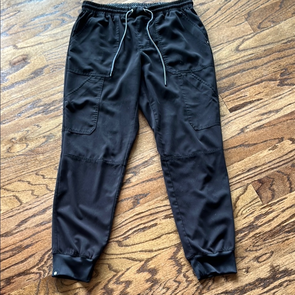 Women’s black jogger Beyond Scrubs scrub pants size M